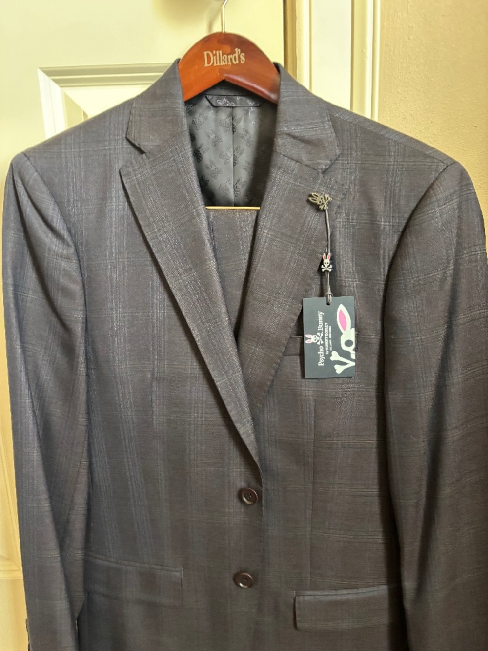 500$ - OBO NEW Psycho Bunny Men’s Suit 38R - Navy Plaid - Tags Attached